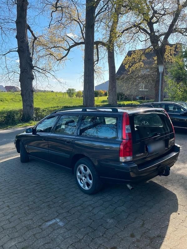 Second-hand Volvo V70 140 CP (102 kW) 2003 Albastru Break