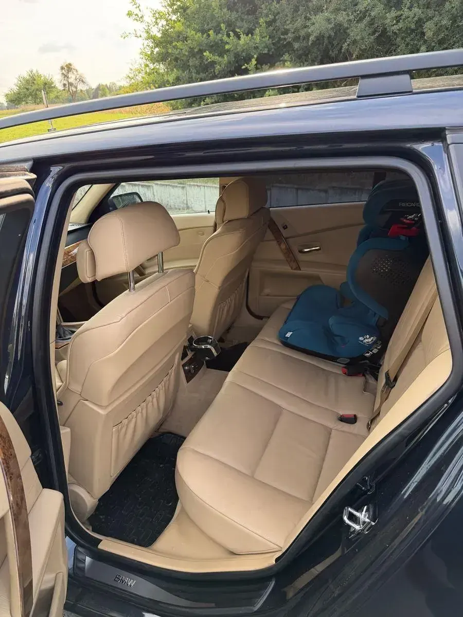 Gebraucht BMW 530 258 PS (189 kW) 2006 Blau Kombi