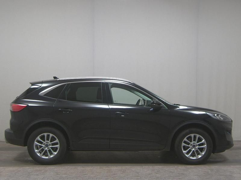 Gebraucht Ford Kuga Titanium 120 PS (88 kW) 2021 Schwarz SUV