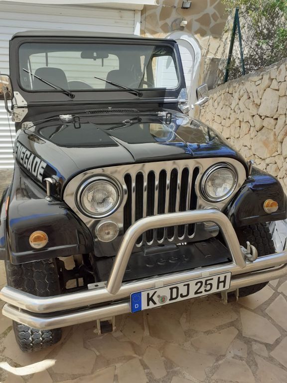 Schwarz Gebraucht 1982 Jeep CJ SUV | 23.000 € - Bild 1/4
