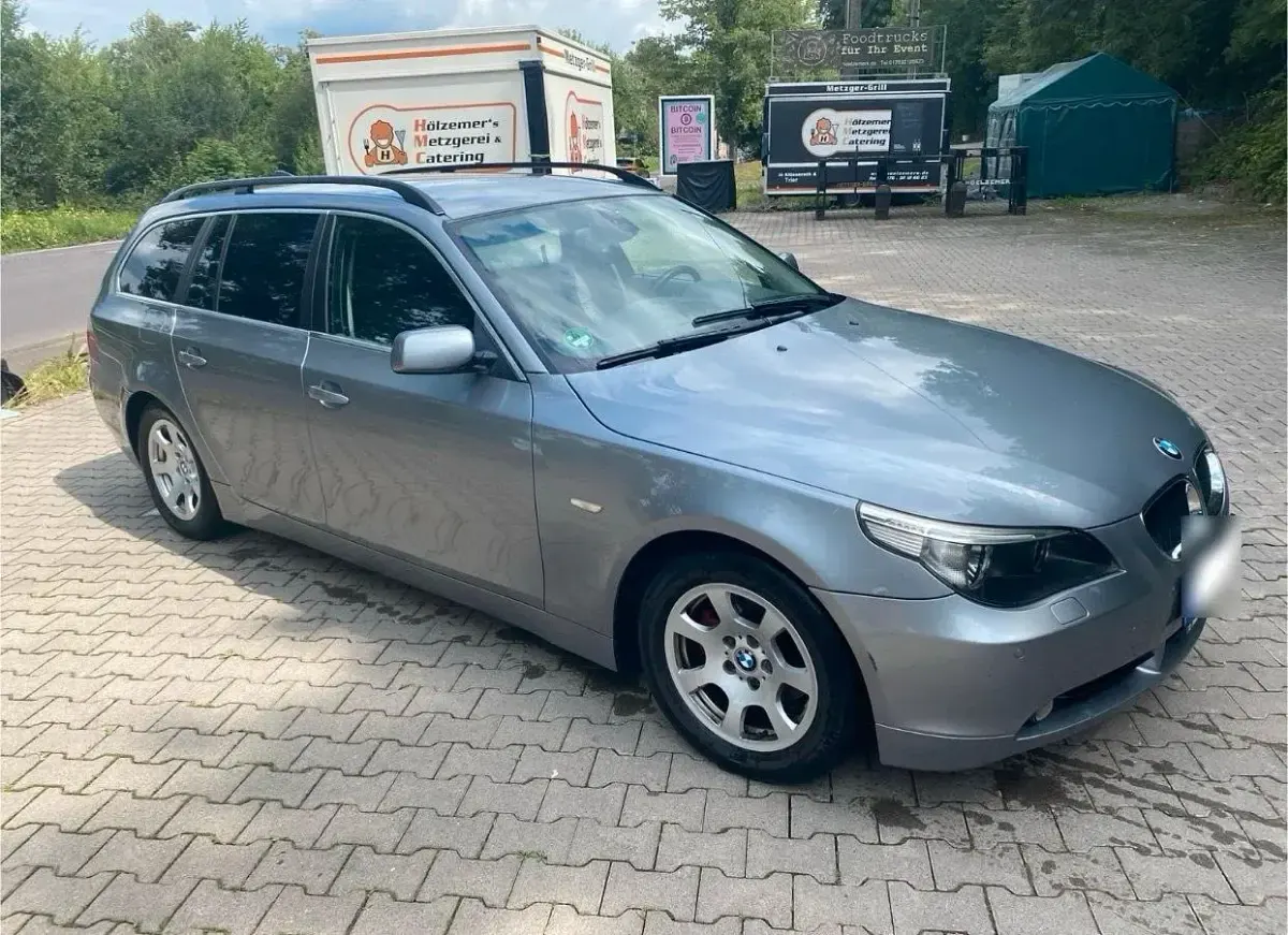 Gebraucht BMW 525 177 PS (130 kW) 2005 Silber Kombi