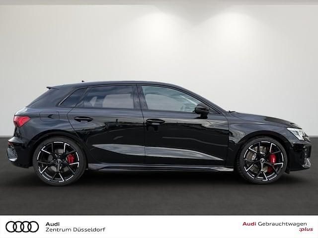 Gebraucht Audi RS3 Sportback Ambiente 400 PS (294 kW) 2023 Mythosschwarz metallic Kleinwagen