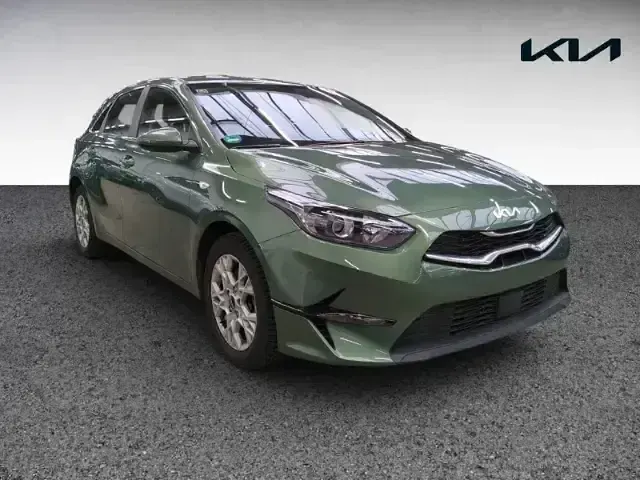 Gebraucht Kia Ceed Vision 140 PS (102 kW) 2025 Exg) experience green met. (gruen Kleinwagen