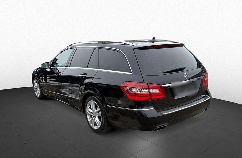 Gebraucht Mercedes E250 Avantgarde 204 PS (150 kW) 2012 Schwarz Kombi