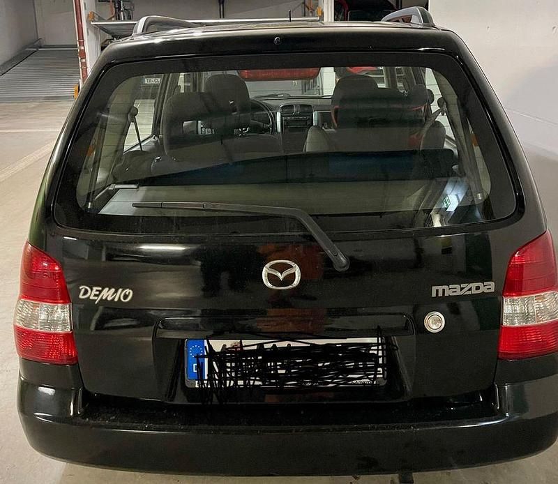 Gebraucht Mazda Demio Exclusive 75 PS (55 kW) 2002 Schwarz Kleinwagen