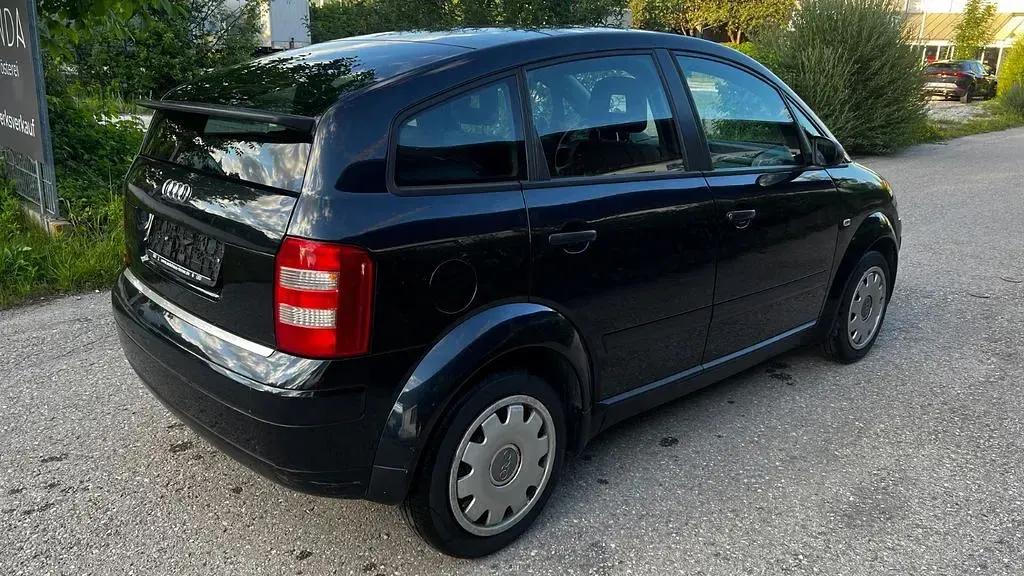 Gebraucht Audi A2 Design 75 PS (55 kW) 2005 Blau Kleinwagen