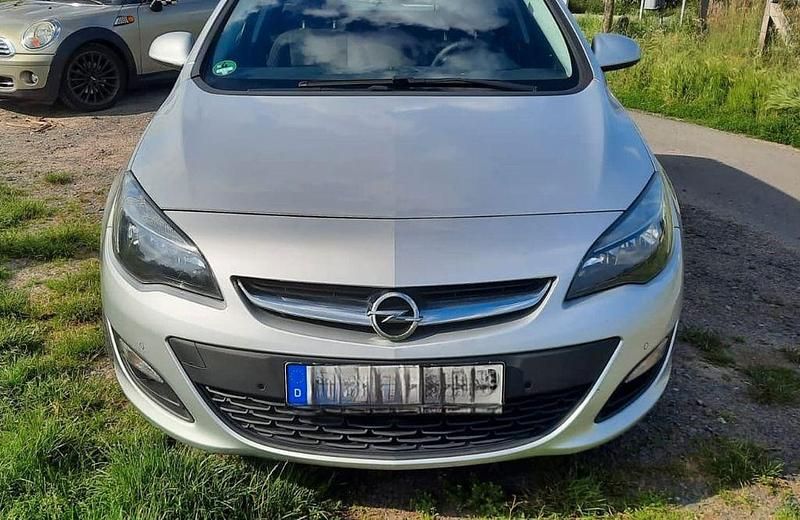 Gebraucht Opel Astra Selection 110 PS (80 kW) 2015 Grau Kombi