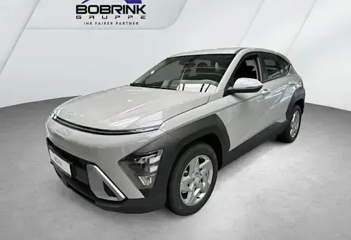 Neu Hyundai Kona Select 150 PS (110 kW) 2026 Grau SUV