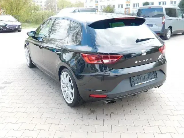 Używany Seat Leon CUPRA 280 KM (205 kW) 2014 Czarny Sedan/Limuzyna