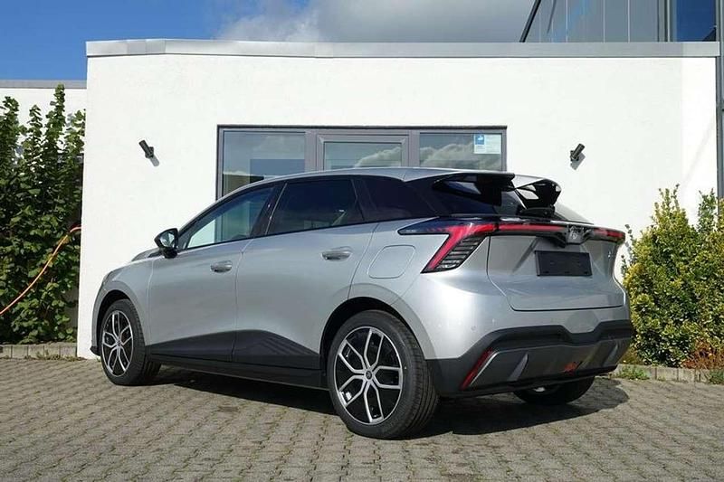 Neu MG MG4 EV Luxury 150 kW (204 PS) 2025 Medial silver Kleinwagen
