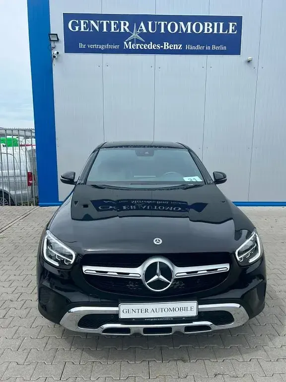 Gebraucht Mercedes GLC200 AMG 197 PS (144 kW) 2022 040u schwarz  unilack SUV