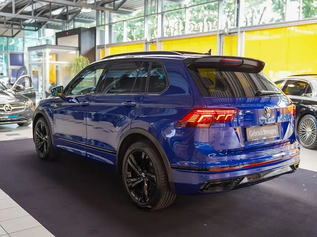 Gebraucht VW Tiguan R-line 150 PS (110 kW) 2023 Blau SUV