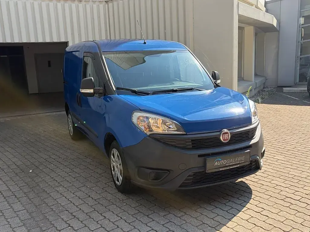 Gebraucht Fiat Doblò Basis 80 PS (58 kW) 2017 Blau Van / Kleinbus