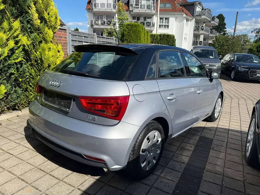 Gebraucht Audi A1 Basis 95 PS (69 kW) 2015 Florettsilber metallic Kleinwagen