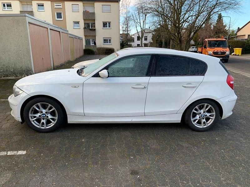 Gebraucht BMW 118 Performance 143 PS (105 kW) 2008 Weiß Kleinwagen