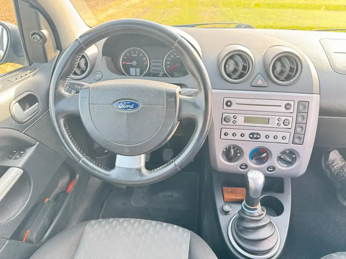Gebraucht Ford Fiesta 79 PS (58 kW) 2005 Andere farben Kleinwagen