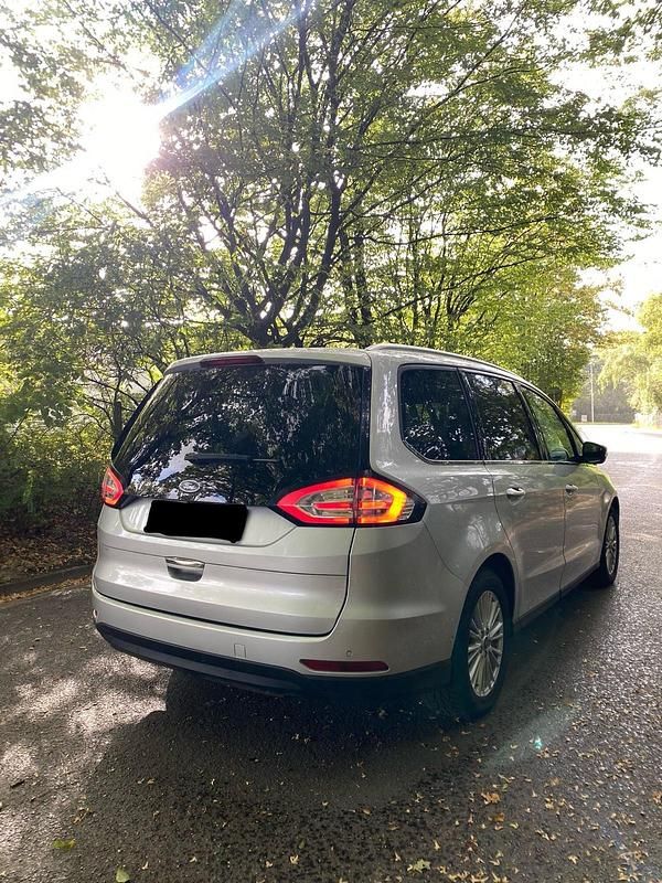 Gebraucht Ford Galaxy 190 PS (139 kW) 2019 Silber Van / Kleinbus