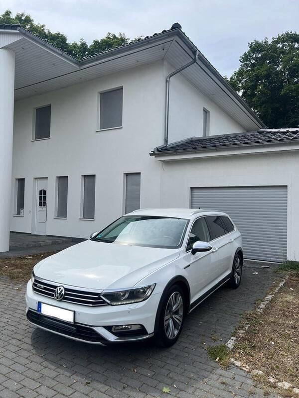 Weiß Gebraucht 2017 VW Passat Alltrack Kombi | 12.500 € (Superpreis) - Bild 1/4