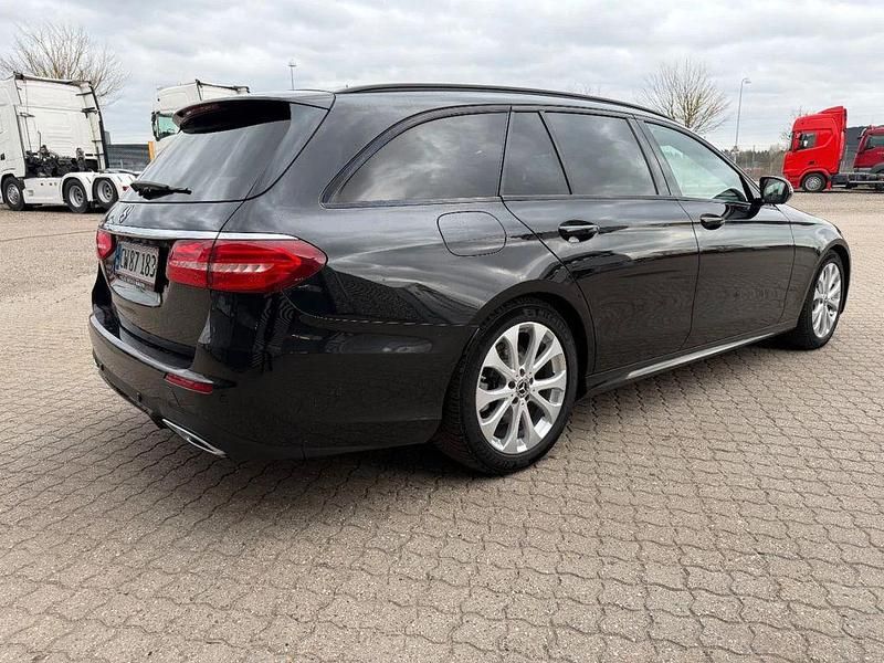 Gebraucht Mercedes E350 AMG line 258 PS (189 kW) 2017 Schwarz
