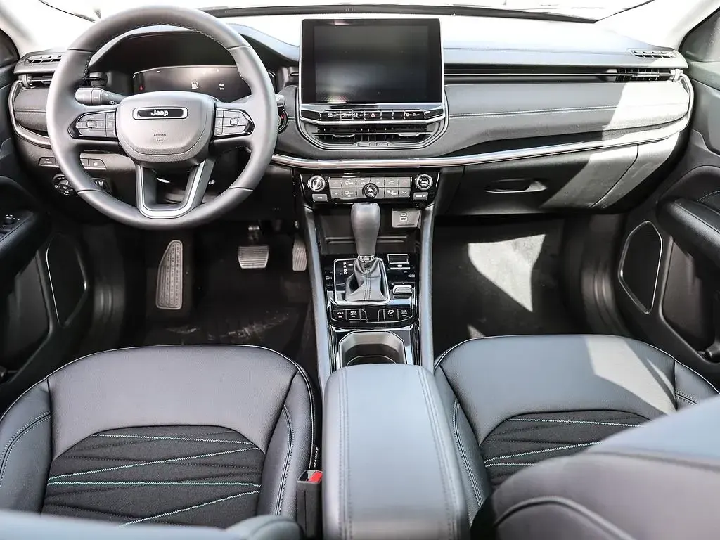 Gebraucht Jeep Compass Limited 241 PS (177 kW) 2022 Grau SUV
