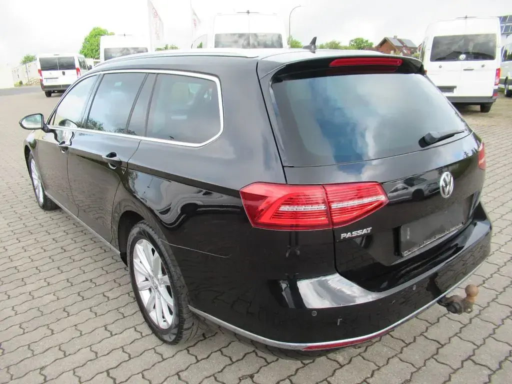 Usata VW Passat Highline 190 CV (139 kW) 2015 Nero Station wagon