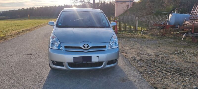 Silber Gebraucht 2006 Toyota Corolla Verso Sol Van / Kleinbus | 4.500 € (Fairer Preis) - Bild 1/4