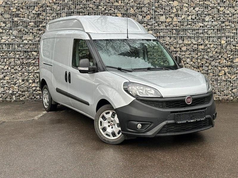 Silber Gebraucht 2020 Fiat Doblò Van / Kleinbus | 7.380 € (Superpreis) - Bild 1/4
