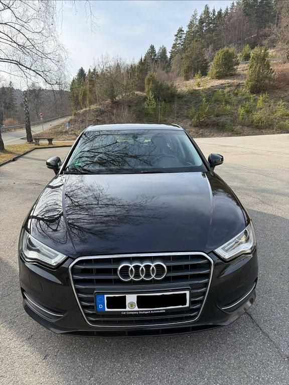 Gebraucht Audi A3 Attraction 122 PS (89 kW) 2013 Schwarz Limousine