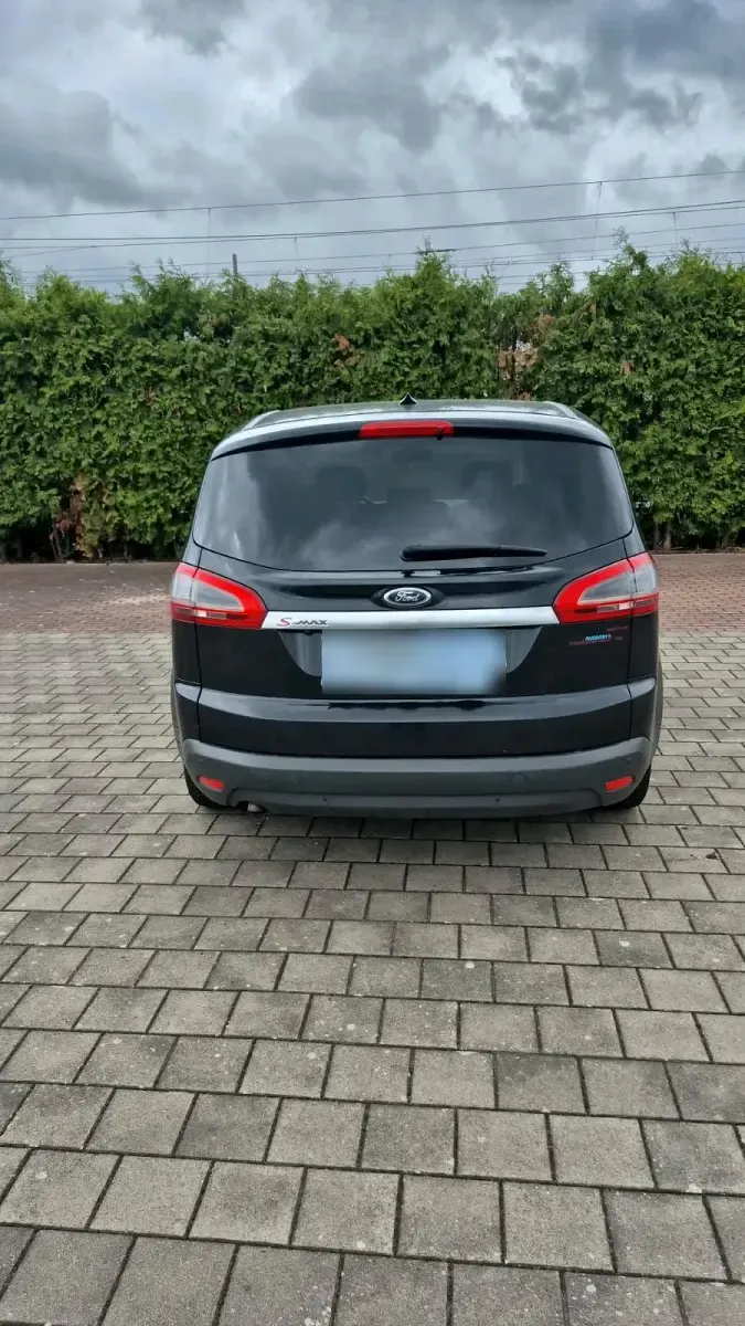 Gebraucht Ford S-MAX Titanium 163 PS (119 kW) 2013 Schwarz Van / Kleinbus