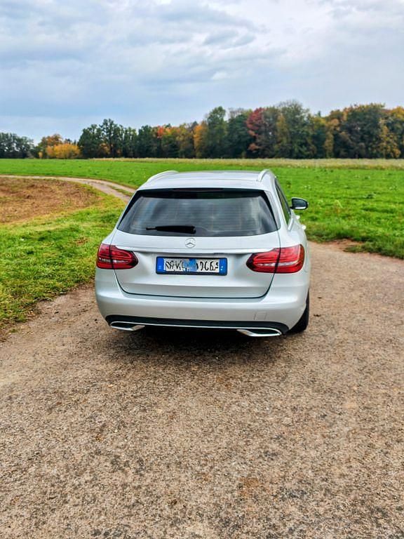 Gebraucht Mercedes C220 Avantgarde 194 PS (142 kW) 2020 Silber Limousine