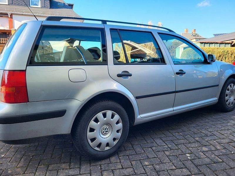 Gebraucht VW Golf IV Basis 105 PS (77 kW) 2001 Silber Kombi