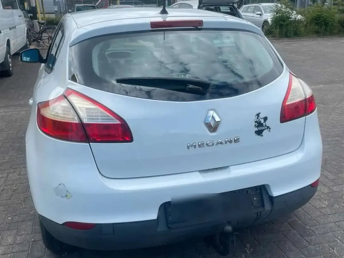 Gebraucht Renault Mégane III Dynamique 110 PS (80 kW) 2009 Weiß Limousine