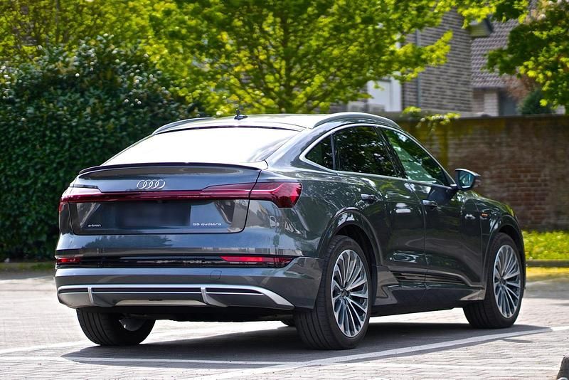 Gebraucht Audi e-tron S-Line 300 kW (408 PS) 2022 Grau SUV
