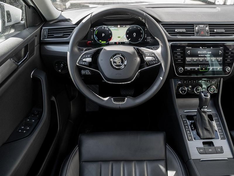 Gebraucht Skoda Superb Style 218 PS (160 kW) 2021 Weiß Limousine