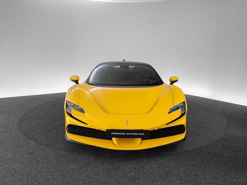 Gebraucht Ferrari SF90 999 PS (734 kW) 2022 Gelb Coupé