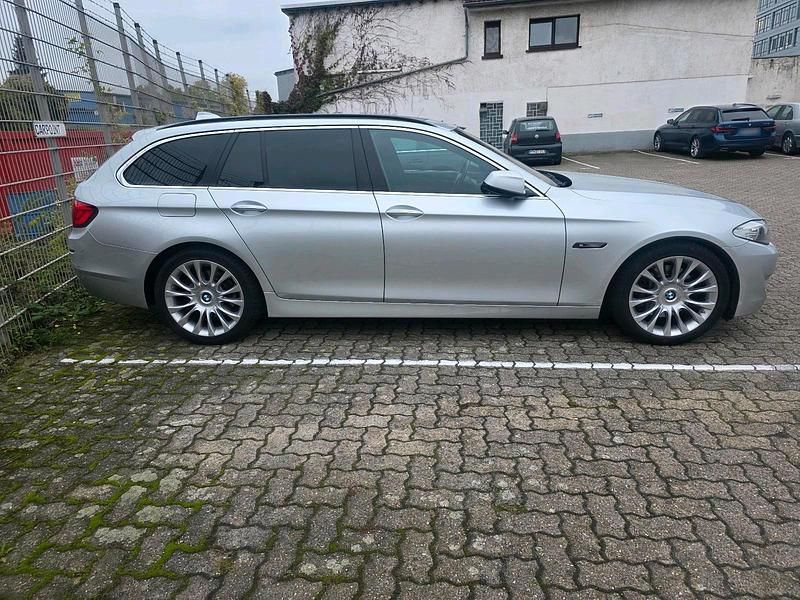 Gebraucht BMW 525 218 PS (160 kW) 2012 Silber Kombi
