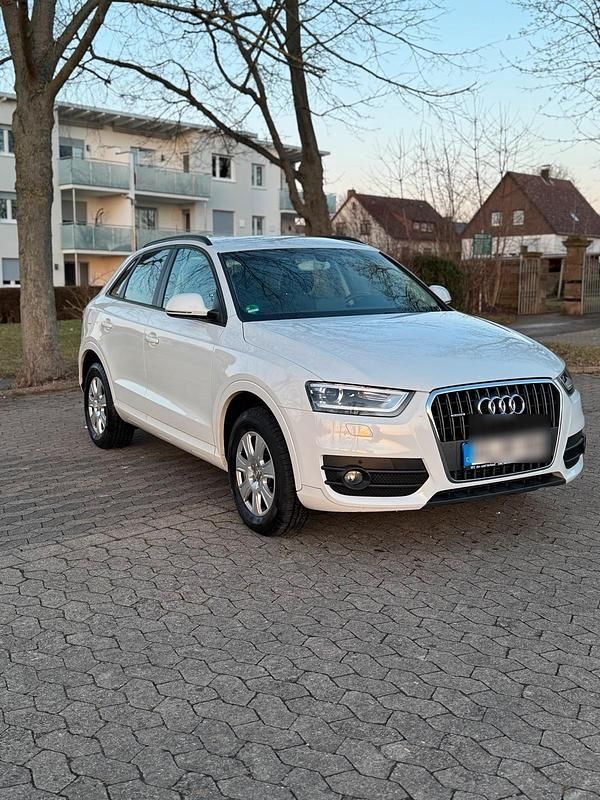 Weiß Gebraucht 2013 Audi Q3 SUV | 13.800 € (Etwas zu teuer) - Bild 1/4