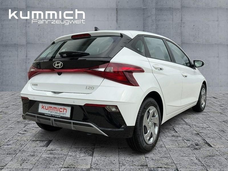 Gebraucht Hyundai i20 Select 101 PS (74 kW) 2025 Weiß Kleinwagen