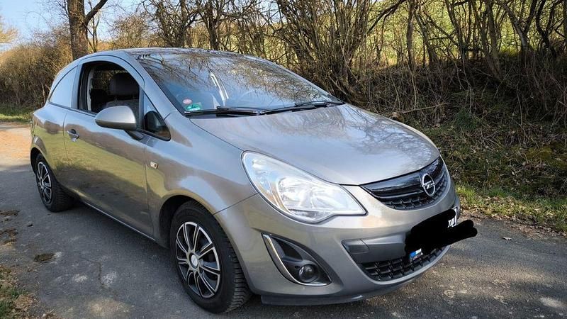 Gebraucht Opel Corsa Color Edition 87 PS (63 kW) 2012 Braun Kleinwagen