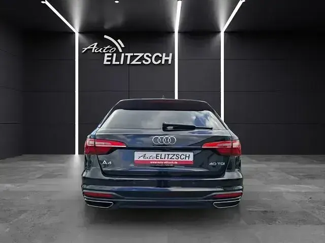 Gebraucht Audi A4 Advanced 204 PS (150 kW) 2022 Mythosschwarz metallic Kombi