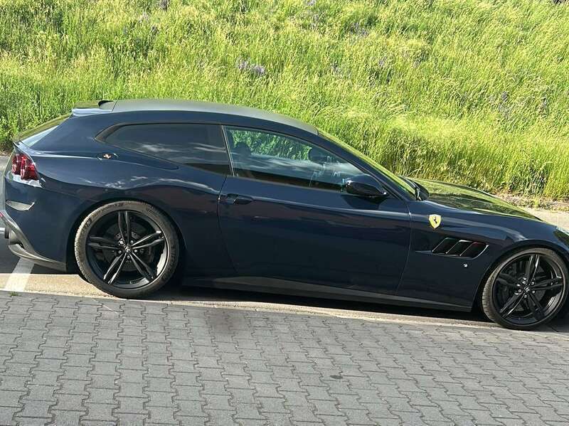Blau Gebraucht 2016 Ferrari GTC4Lusso Coupé | 139.999 € - Bild 1/4