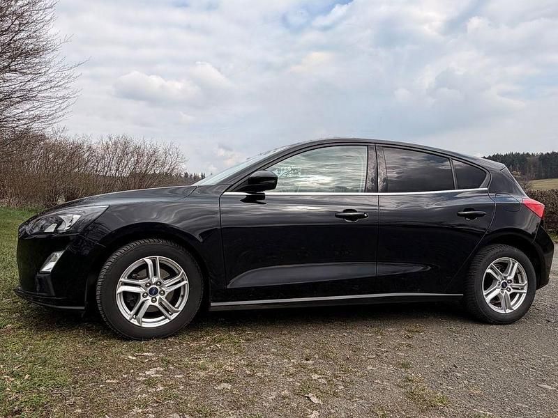 Gebraucht Ford Focus 125 PS (91 kW) 2022 Schwarz Limousine