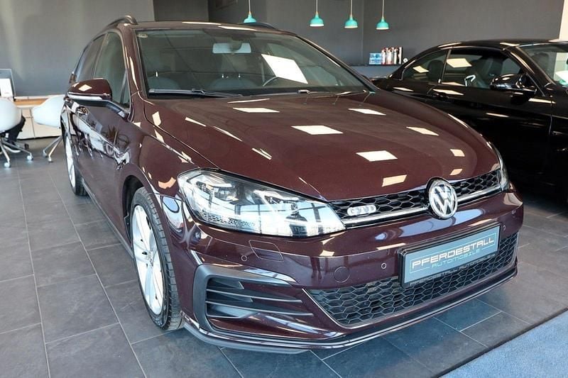 Schwarz Gebraucht 2017 VW Golf VII GTD Kombi | 14.890 € (Guter Preis) - Bild 1/4