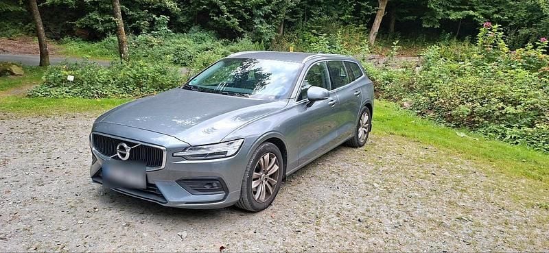 Silber Gebraucht 2021 Volvo V60 Kombi | 28.500 € (Fairer Preis) - Bild 1/4