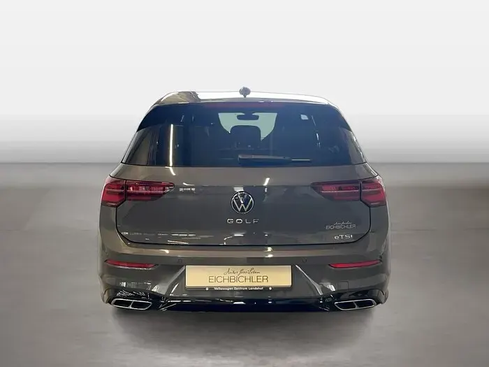 Gebraucht VW Golf VIII R-line 150 PS (110 kW) 2024 Delfingrau (metallic) Limousine