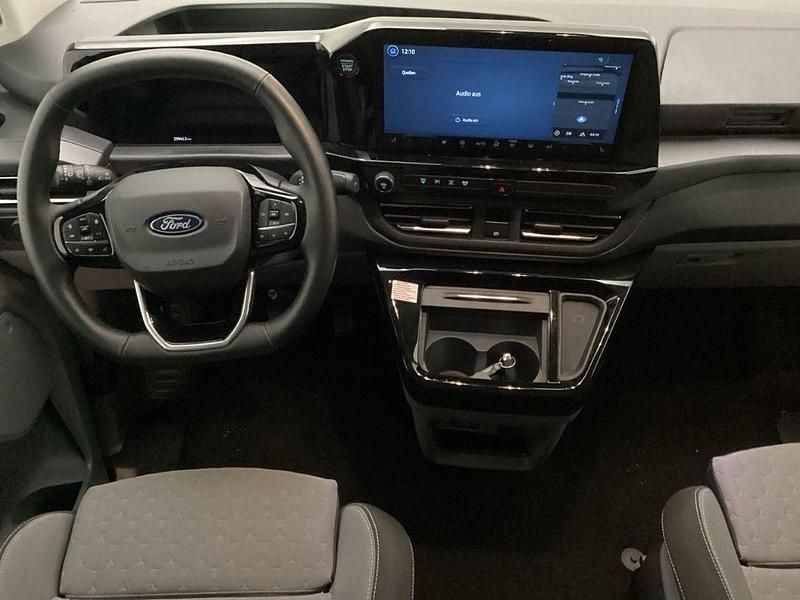 Gebraucht Ford Tourneo Titanium 136 PS (100 kW) 2025 Schwarz Van / Kleinbus