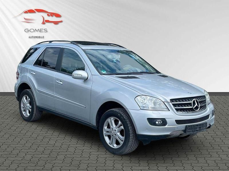 Silber Gebraucht 2006 Mercedes ML350 SUV | 12.990 € (Etwas zu teuer) - Bild 1/4