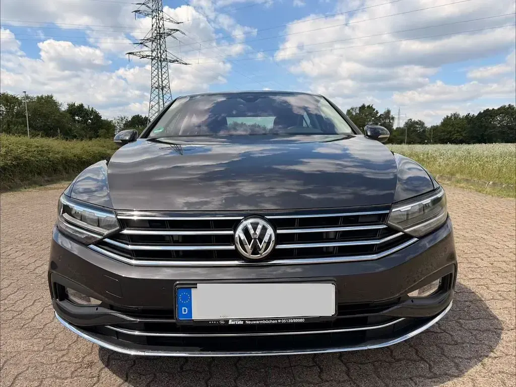 Gebraucht VW Passat Elegance 150 PS (110 kW) 2019 Grau Limousine