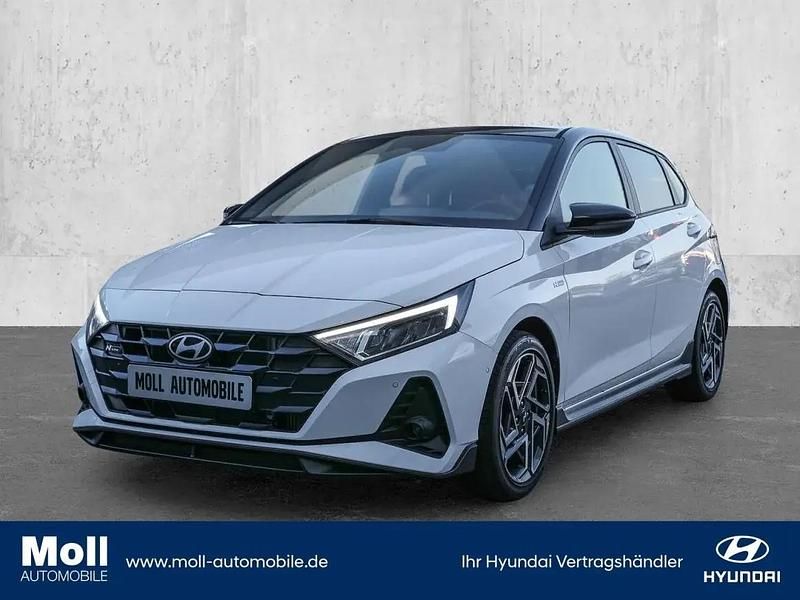 Weiss Gebraucht 2024 Hyundai i20 N Line SUV | 23.975 € (Fairer Preis) - Bild 1/1