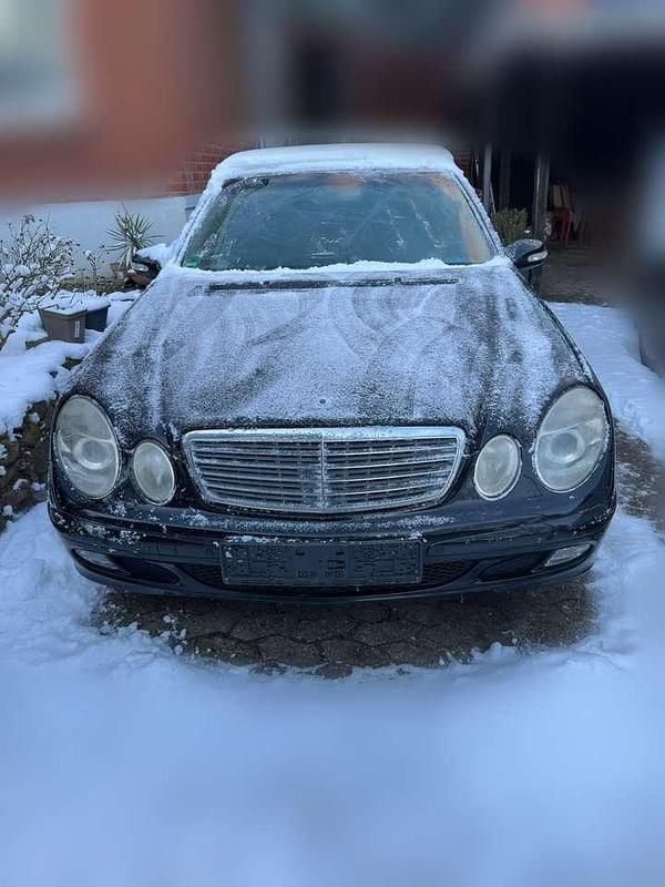 Gebraucht Mercedes E220 150 PS (110 kW) 2003 Schwarz Limousine